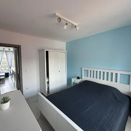 Apartamento Lora - *